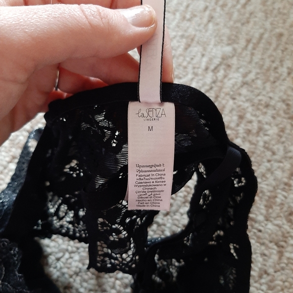 NWOT Black bralette - Picture 2 of 3